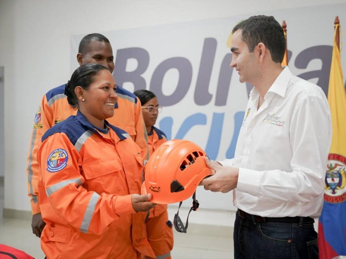 Gobernación de Bolívar entregó dotación de equipos a la Defensa Civil