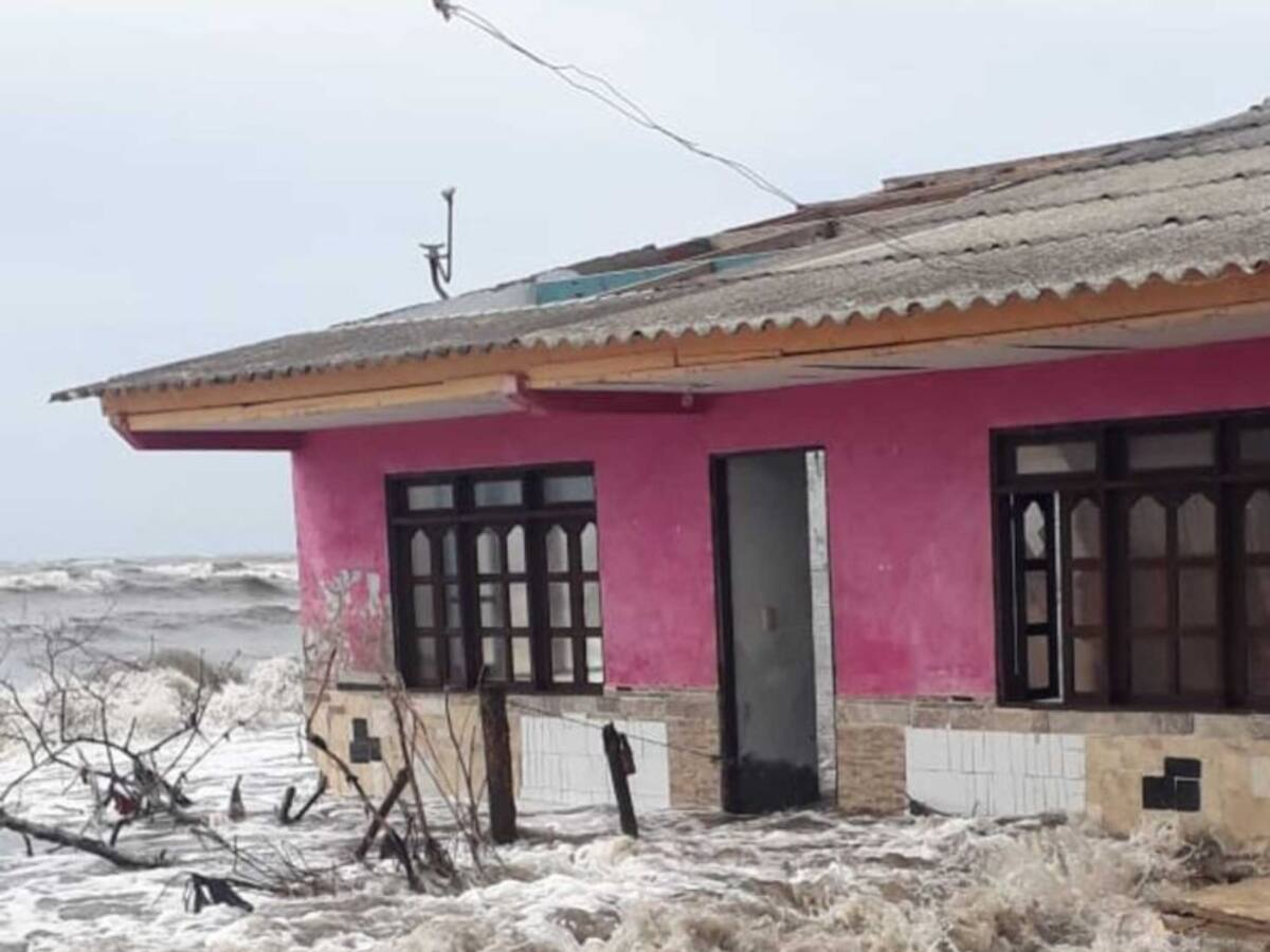 Corregimiento Boca Cerrada de San Onofre se inundó por fuerte marejada