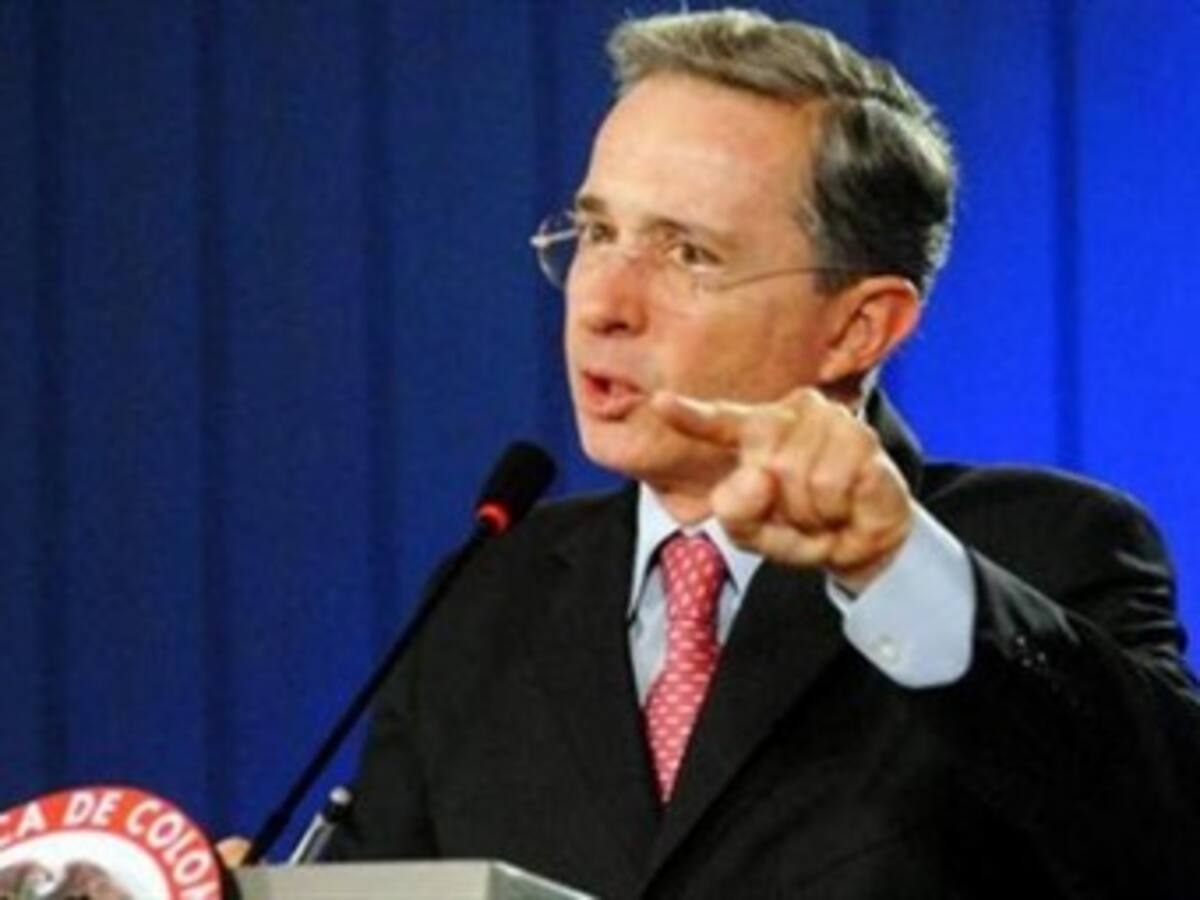 Uribe denunció irregularidades en contratos publicitarios adjudicados por el Gobierno