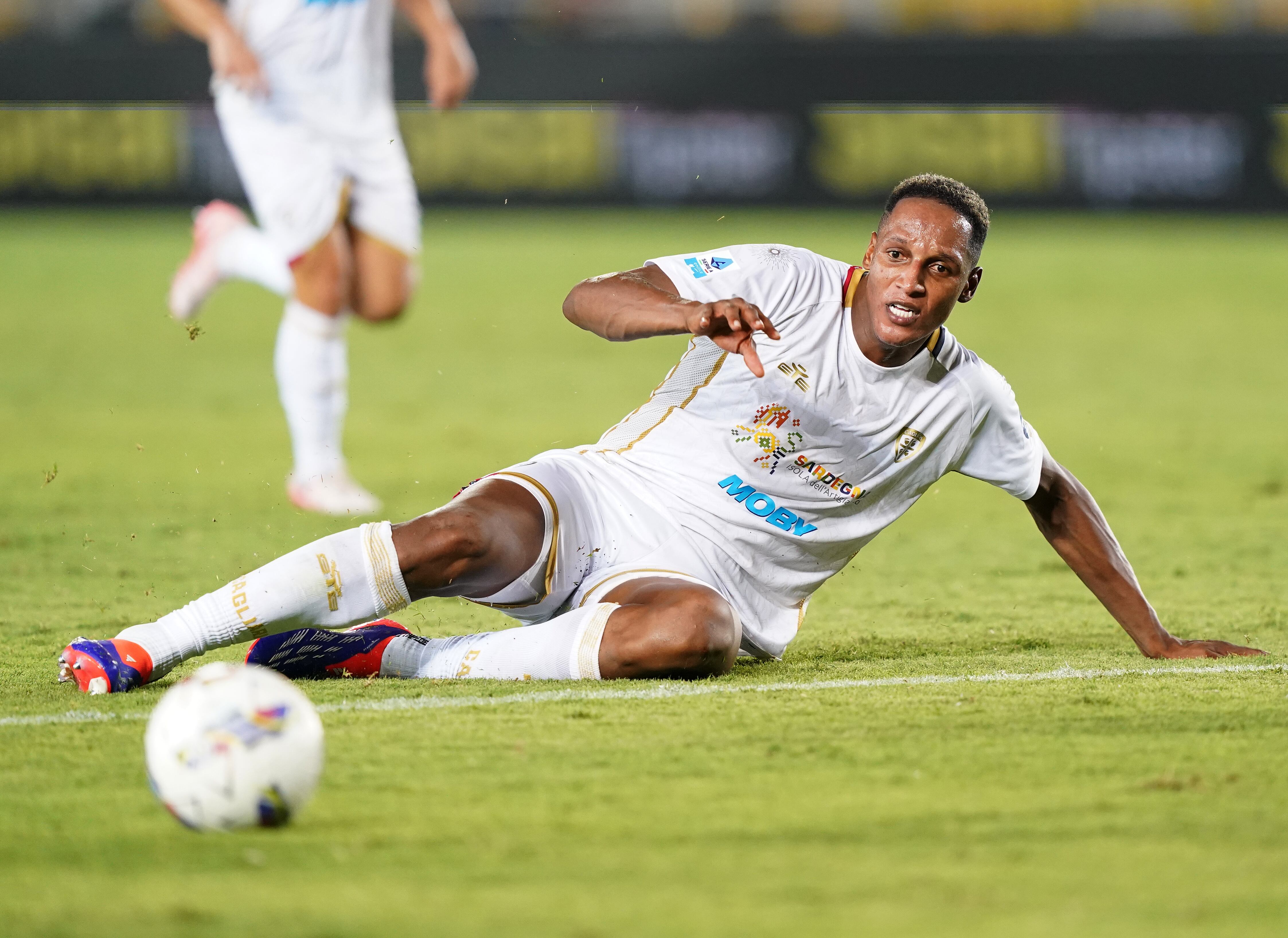 Yerry Mina, defensor del Cagliari. (Photo by Gabriele Maricchiolo/NurPhoto via Getty Images)