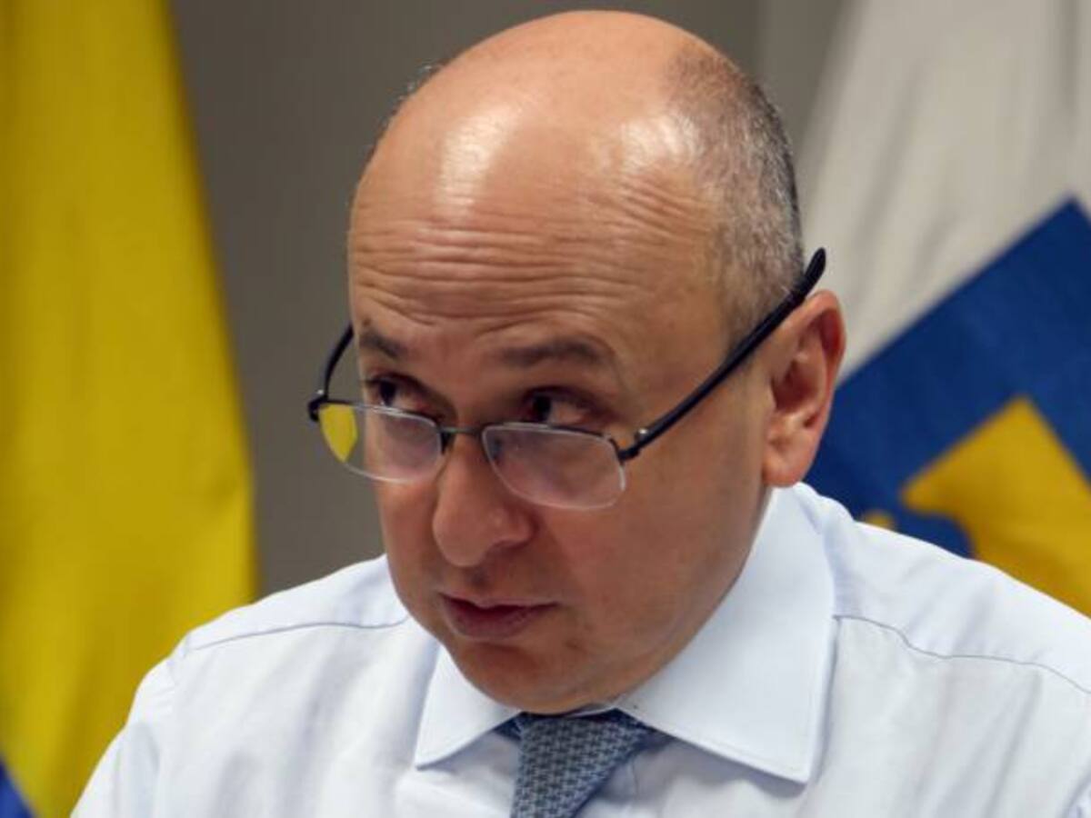 Fiscal quiere controlar bases de datos de 32 entidades del Estado