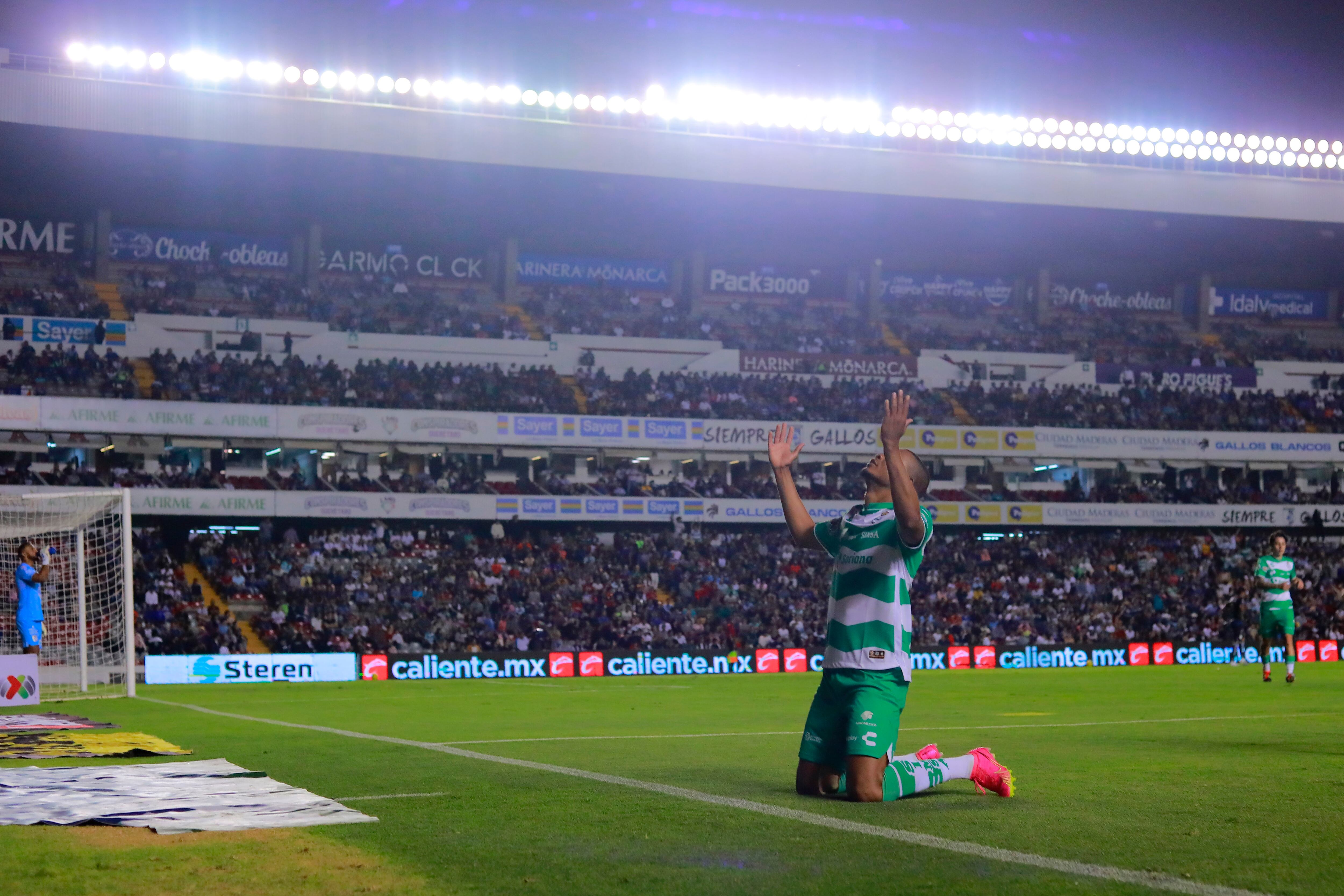 Harold Preciado celebra el gol del triunfo de Santos Laguna ante Querétaro. (Photo by Cesar Gomez/Jam Media/Getty Images)