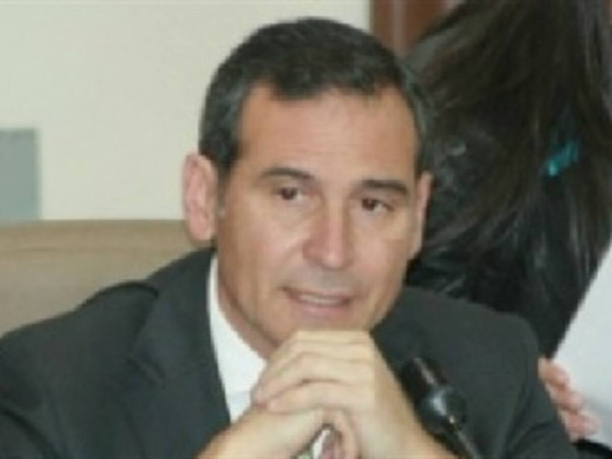 Descartan que el presidente del Senado haya sufrido un infarto