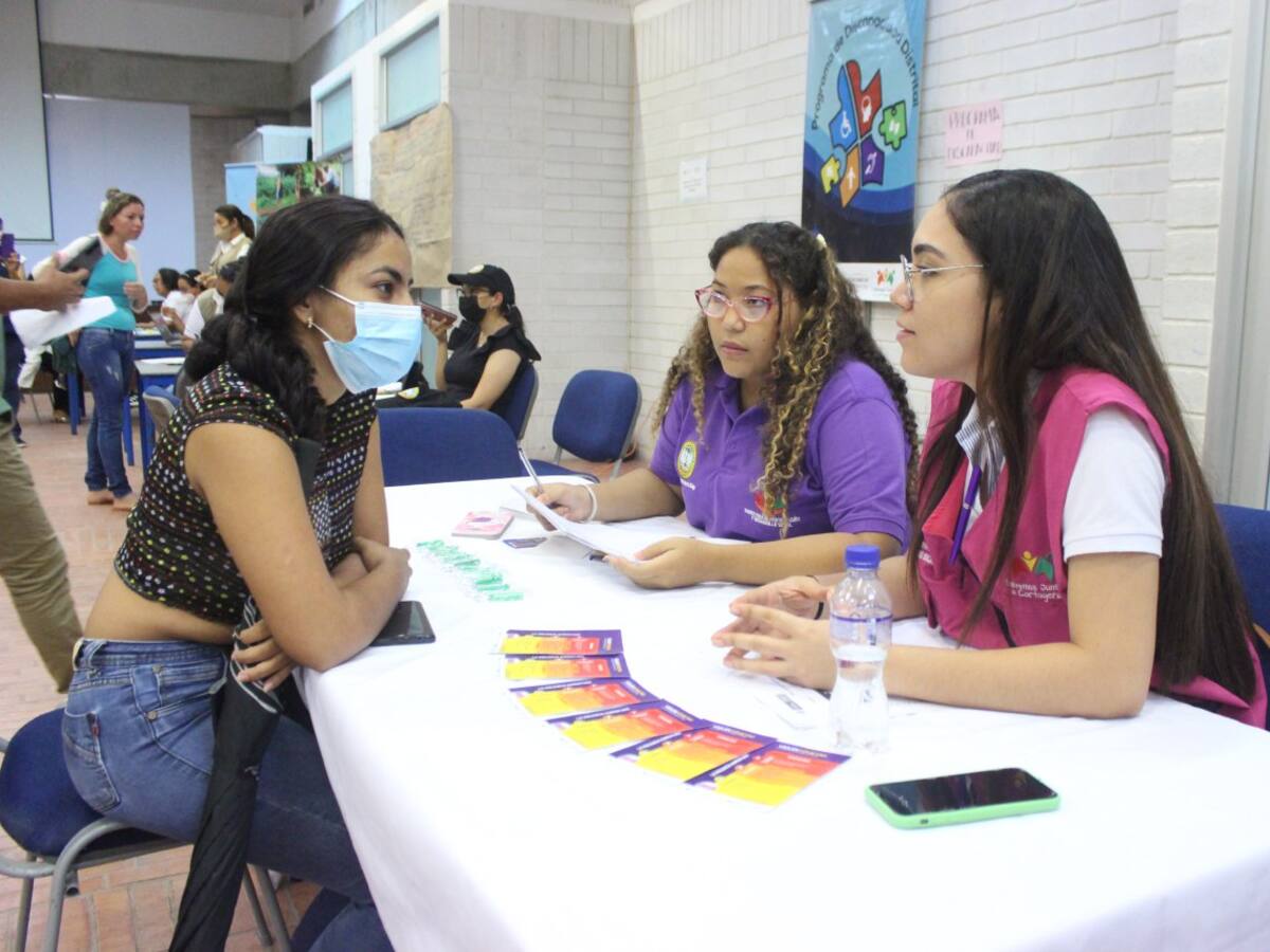 Víctimas del conflicto armado de El Salado reciben atención del gobierno distrital