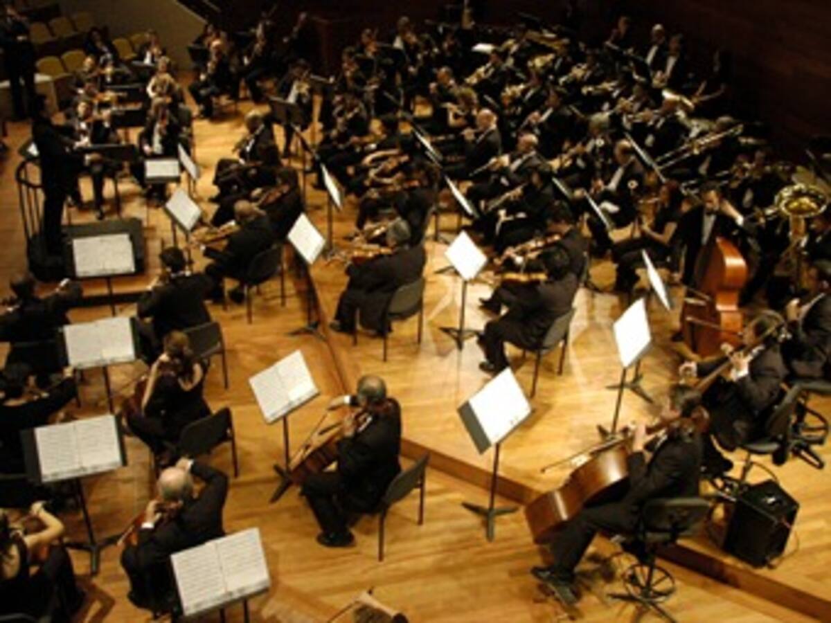 La OFB de Bogotá lanza programa de formación musical para niños. David García, director.
