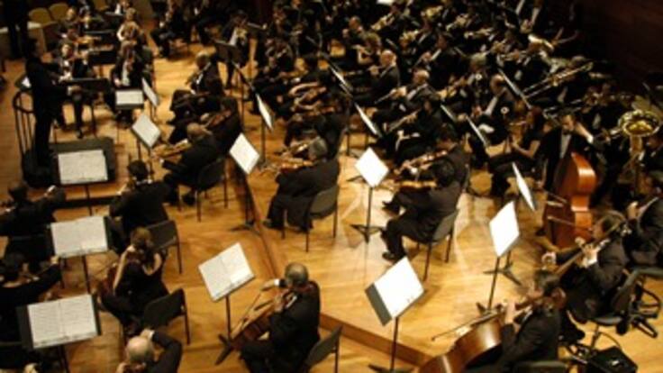 La OFB de Bogotá lanza programa de formación musical para niños. David García, director.