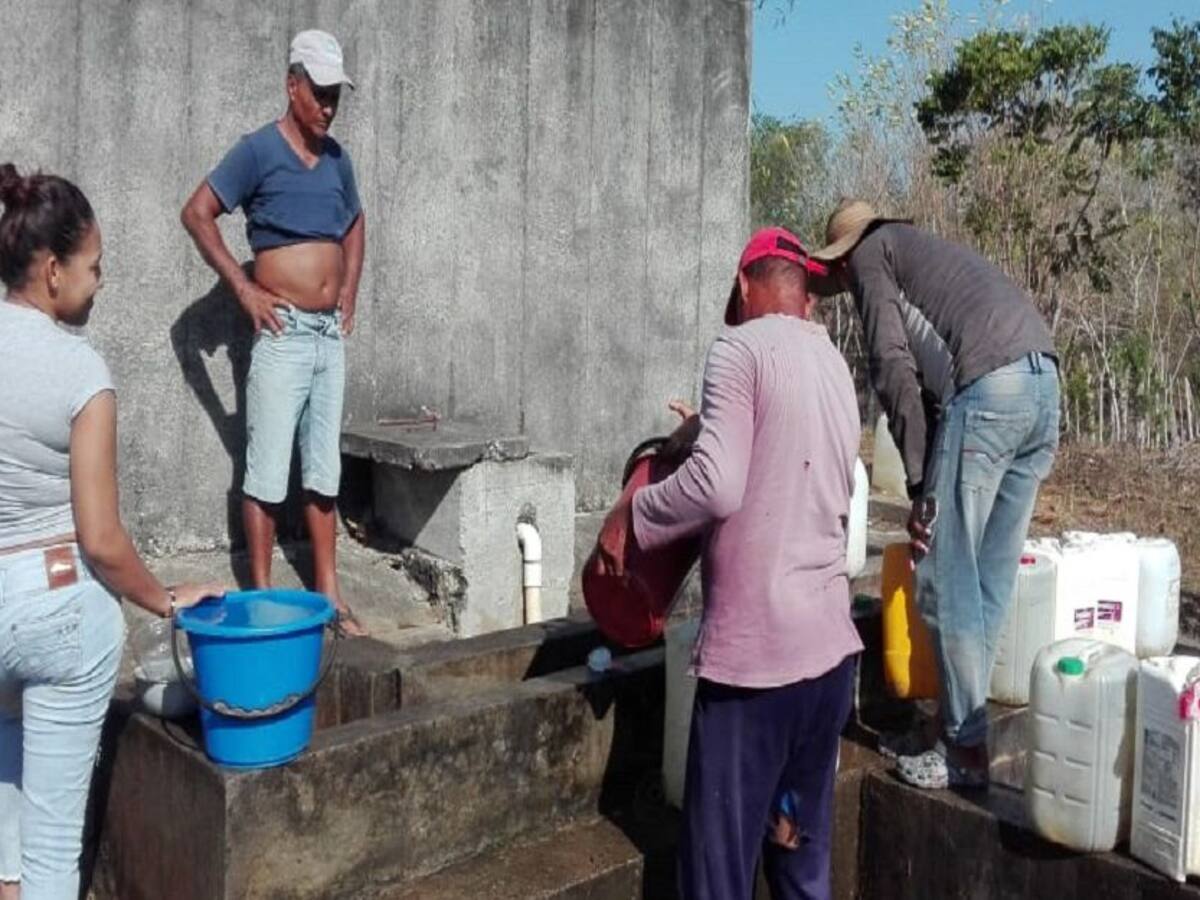 Más de 100 mil litros de agua para afectados por la sequía en Lorica