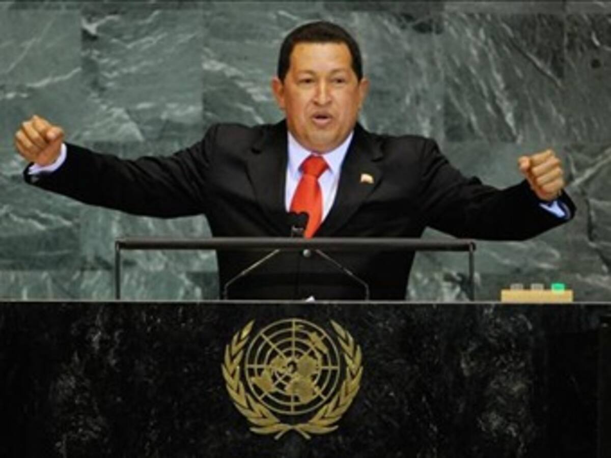 Con sarcasmo, Chávez invita a Obama a buscar la paz en Colombia