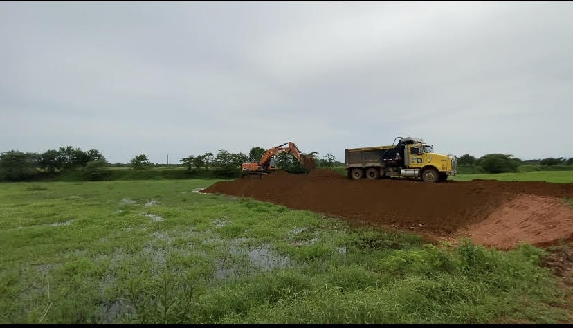 Los trabajos de mitigación se están adelantando con maquinaria amarilla en el municipio de Nechí. Foto: Dagran.