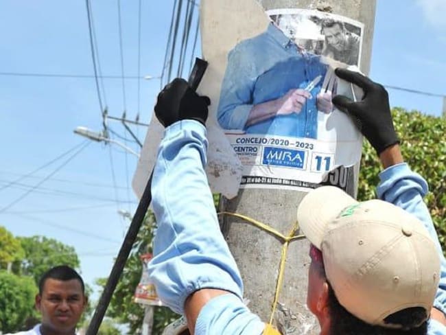 Continúan los operativos contra la publicidad política ilegal en Cartagena