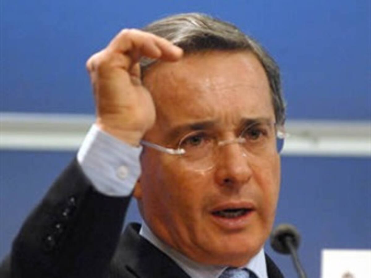Uribe pide consulta ciudadana frente al fallo de la CIJ sobre San Andrés