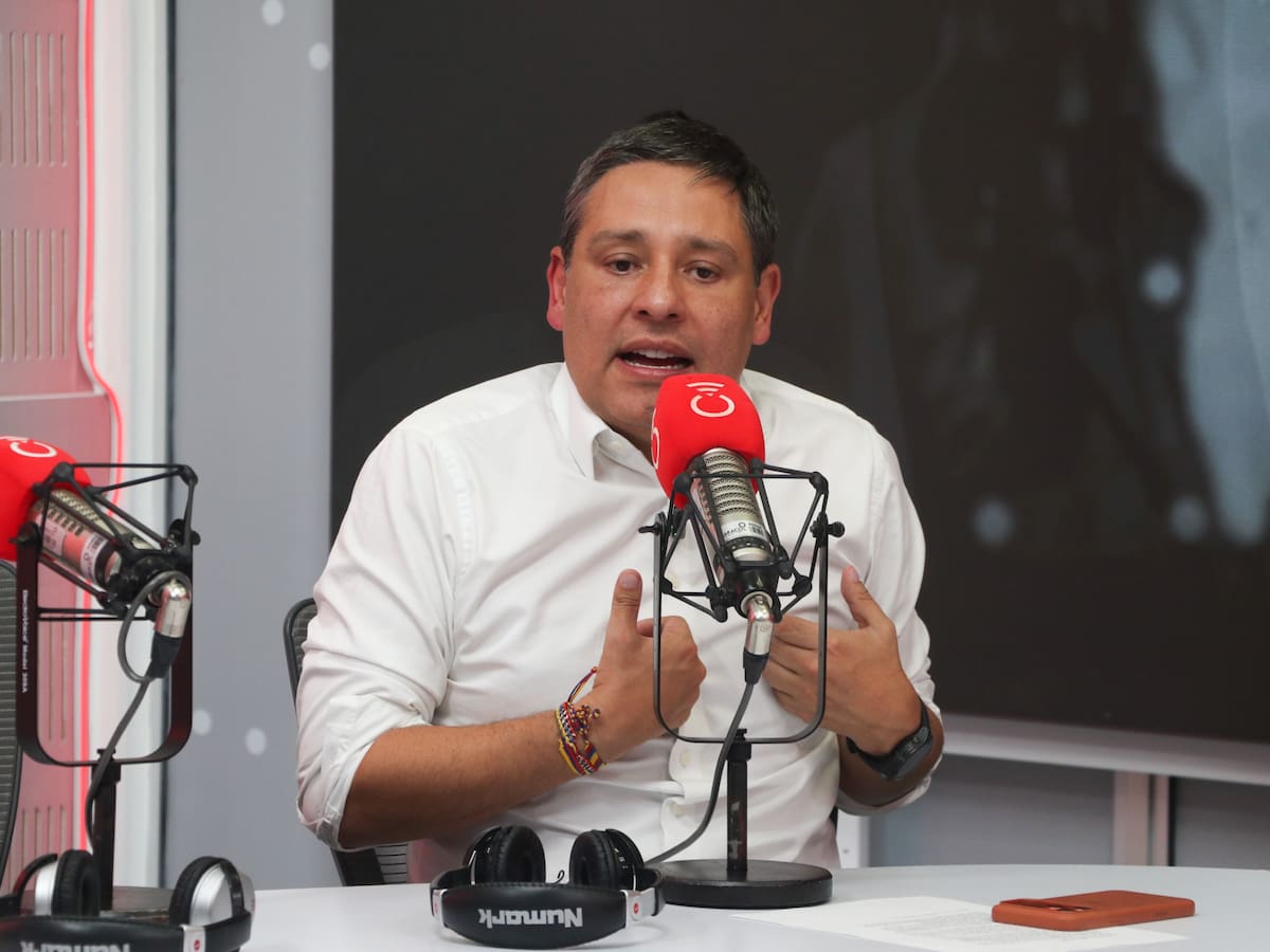 Lizcano denuncia una campaña desigual: “Las encuestas dan micrófono y financiación a unos pocos”