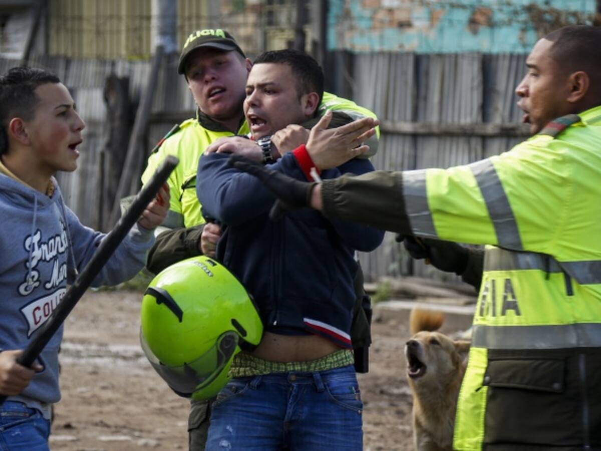 Al día se reportan unas 1.300 riñas en Bogotá