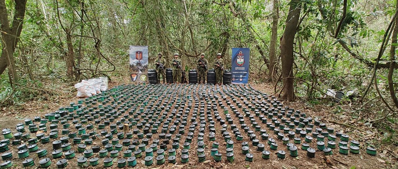 Minas antipersona de disidencias FARC destruidas por el Ejército Nacional. Cortesía: FF.MM.