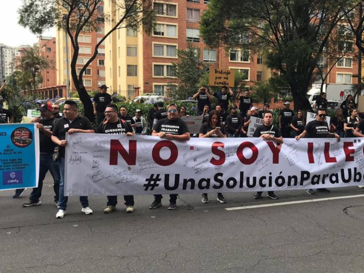 Conductores de Uber se unen a las marchas del 21E