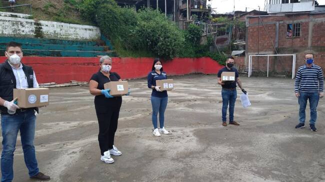 Entrega de ayudas humanitarias por COVID-19