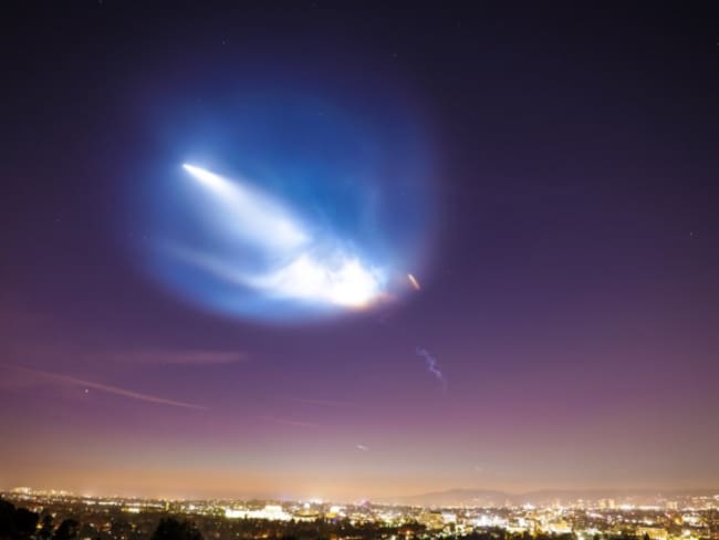 Misteriosa luz durante el lanzamiento del SpaceX alarmó a espectadores