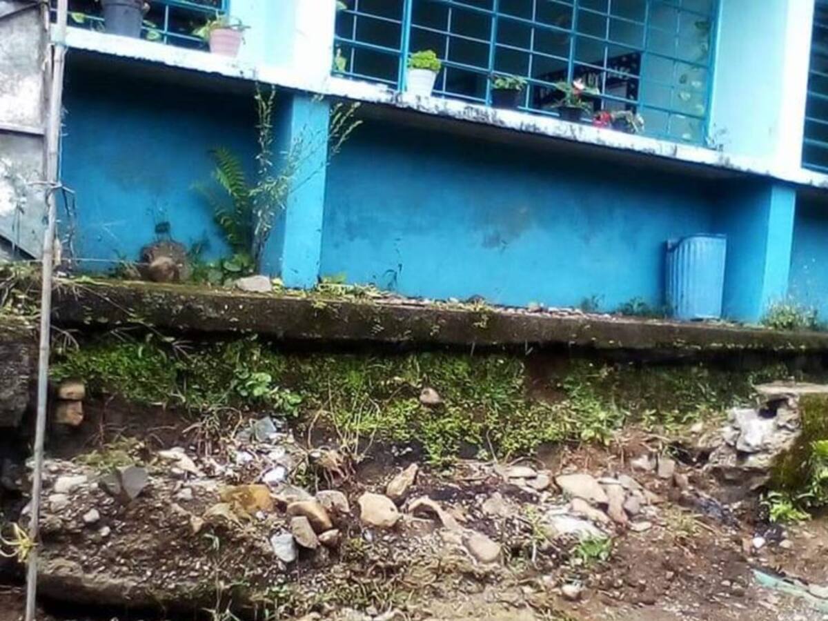 63 Niños afectados por paro en escuela de Fredonia