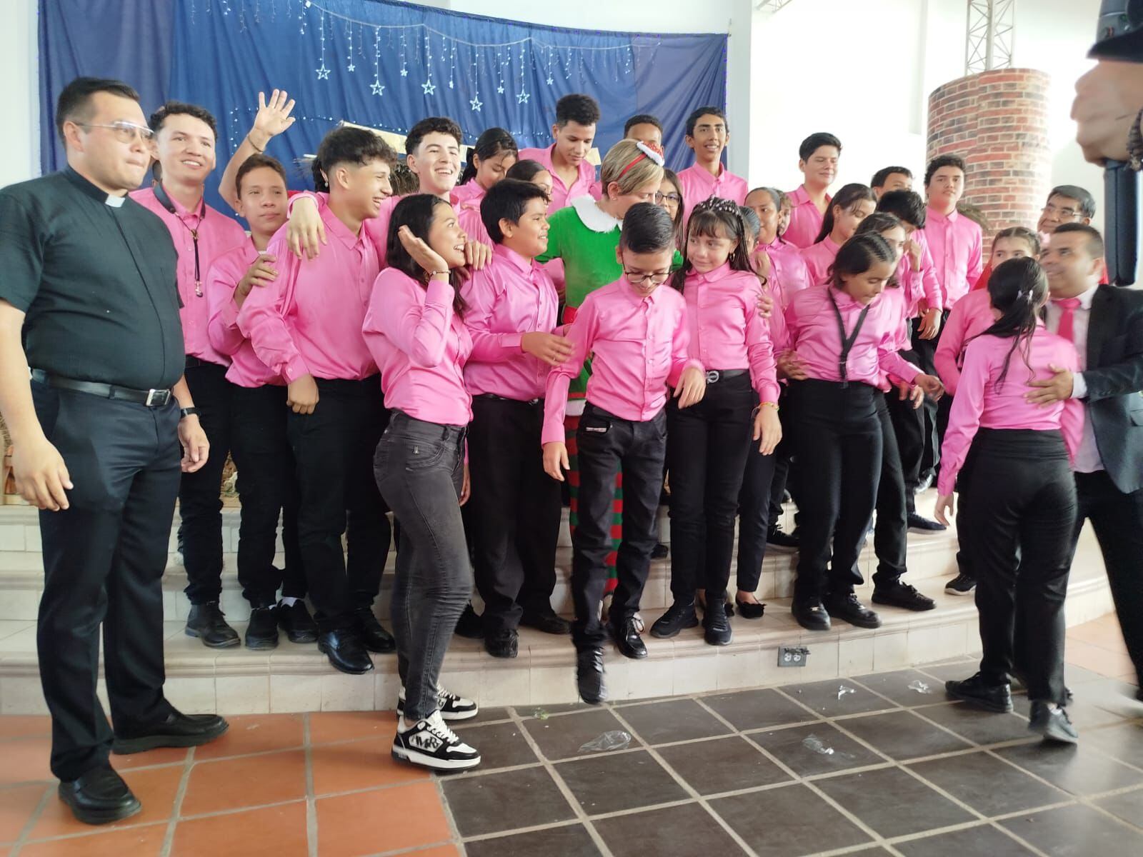 Más de 55 adolescentes a explorar su talento musical. Foto Parroquia San Juan Bosco.