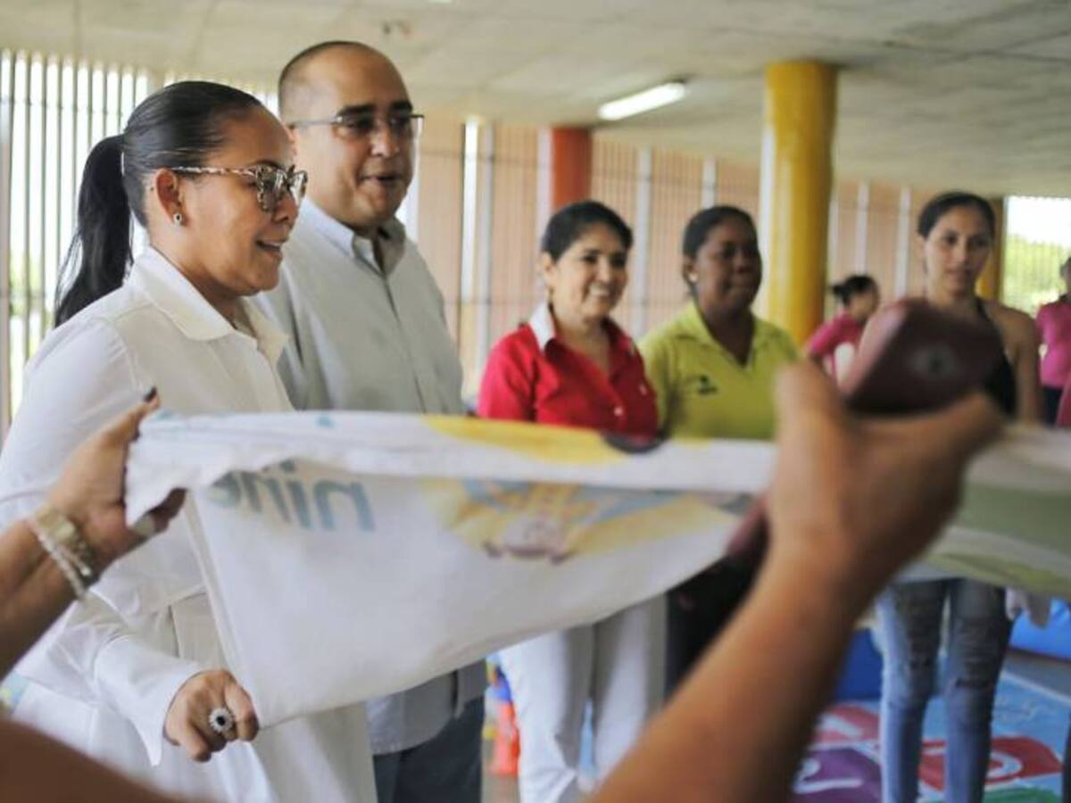 Más de 250 niños reciben atención médica en barrio de Cartagena