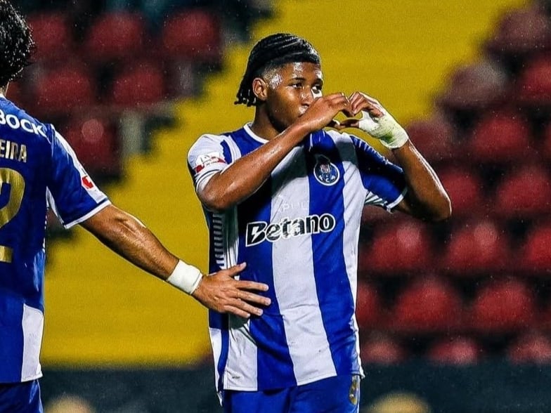 Brayan Caicedo salió lesionado del partido contra Leixões / @portistas2023