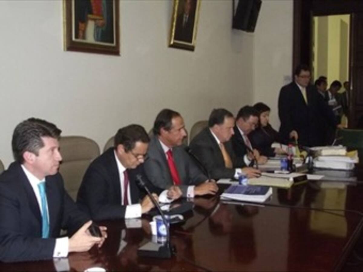 Tras superar dura prueba, Ley de Víctimas pasó a último debate en el Senado