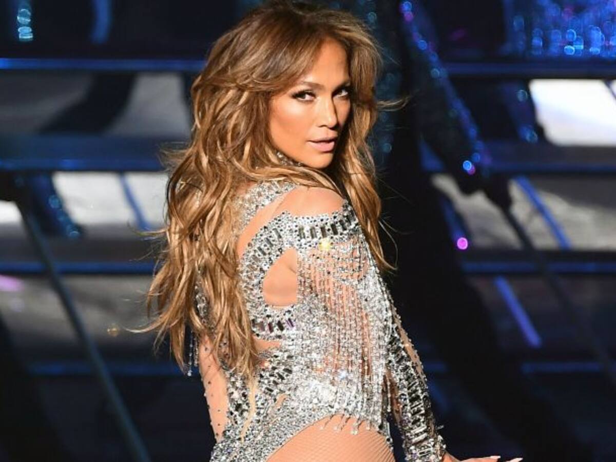 ¡Sin una gota de maquillaje! Así aparece Jennifer López a sus 48 años