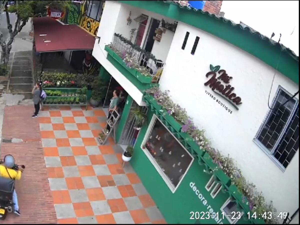 VIDEO: Conductor arrolló a 3 agentes de tránsito en Bucaramanga