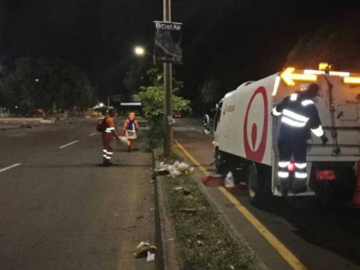 Se mantiene represamiento de basuras por protestas