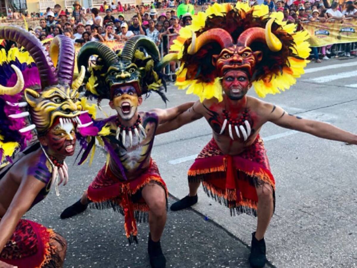 Polémica por posible cobro de sillas en el Carnaval de la 44