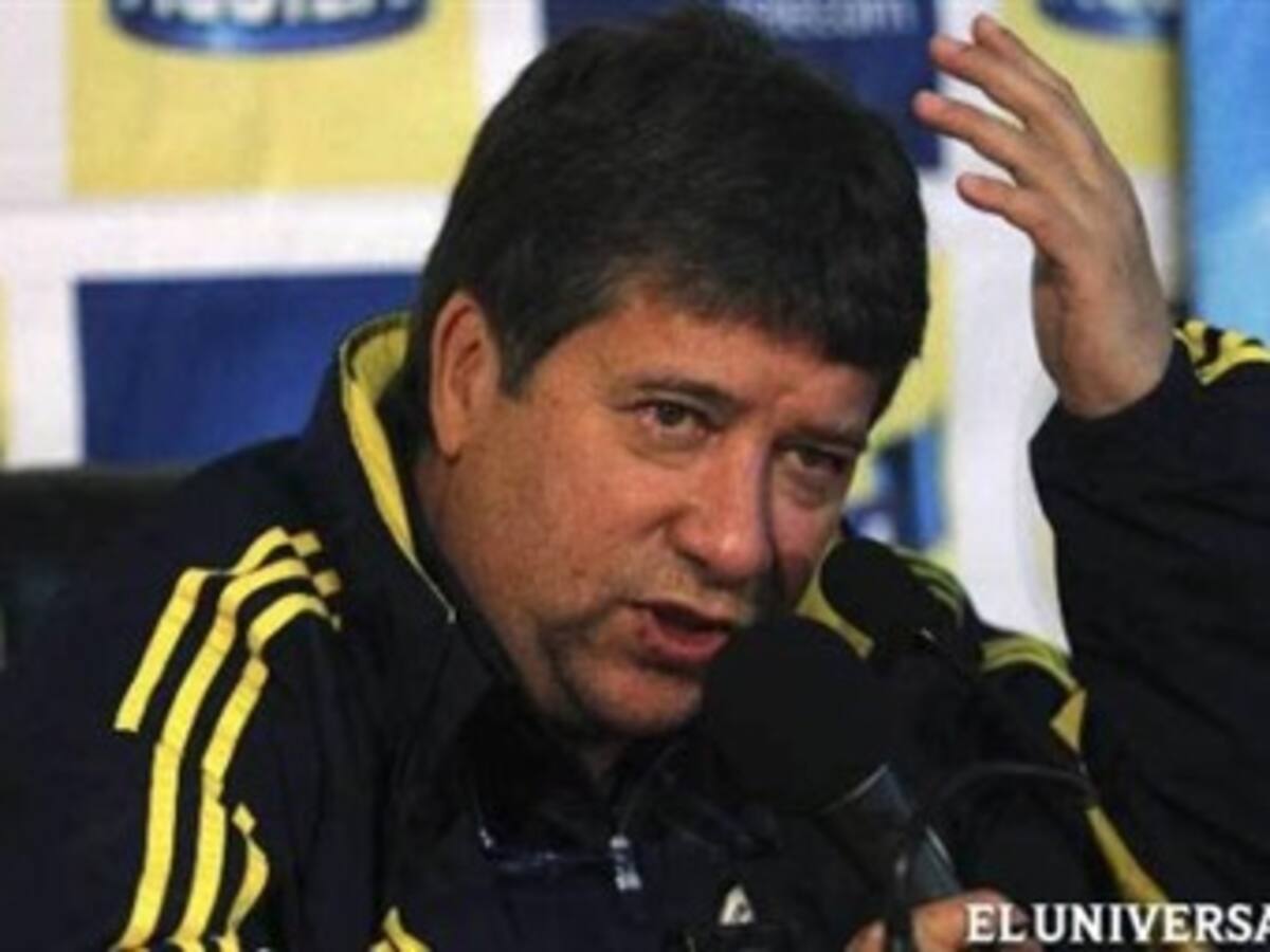 El técnico de la selección Colombia Hernán Darío ''Bolillo'' Gómez golpeó a una mujer en un bar en Bogotá
