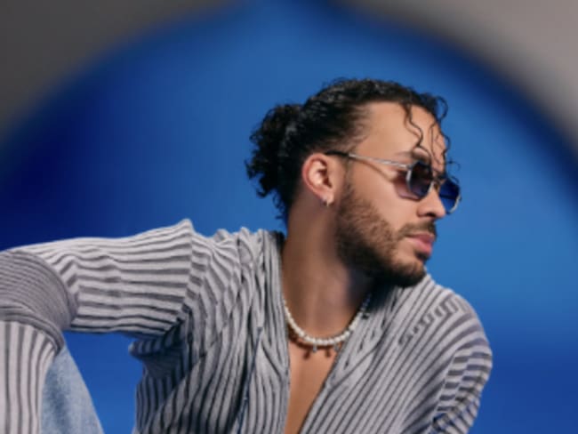 Prince Royce le rinde tributo a los Bee Gees a ritmo de Bachata