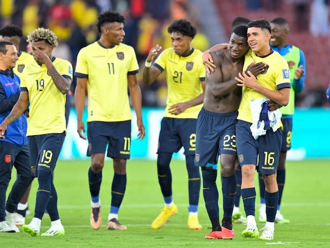 Ecuador celebrando la victoria ante Uruguay. (Photo by Rodrigo BUENDIA / AFP) (Photo by RODRIGO BUENDIA/AFP via Getty Images)