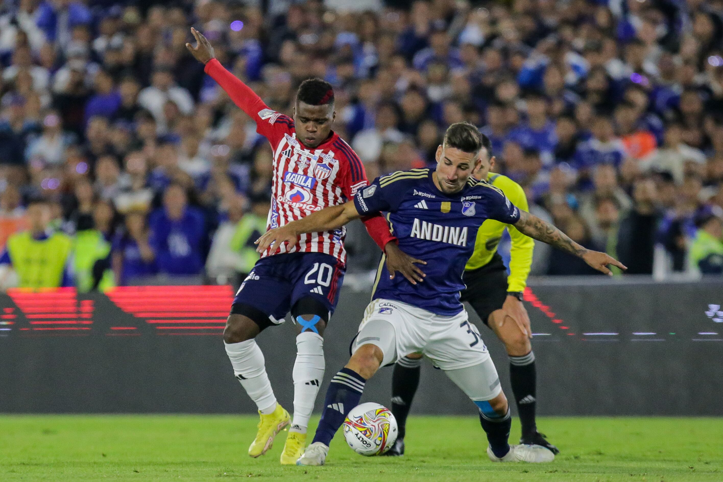 Duelo entre Millonarios y Junior en El Campín. (Colprensa - Mariano Vimos)