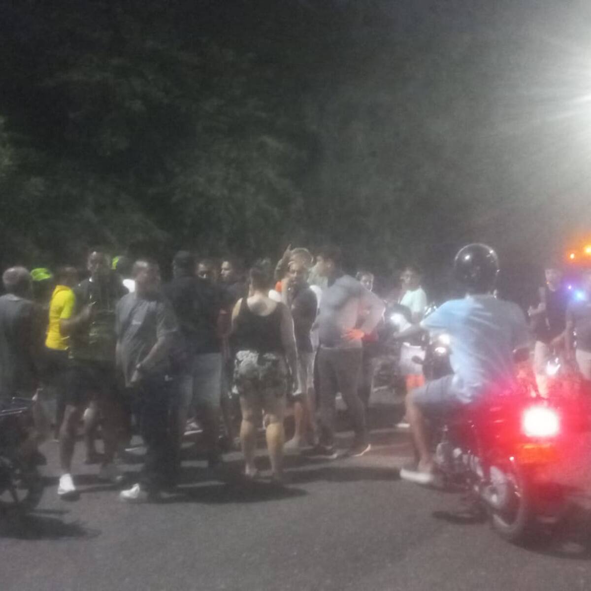 Tras estar sin agua por 5 días, habitantes de Villa Olímpica, Galapa, bloquean la Cordialidad