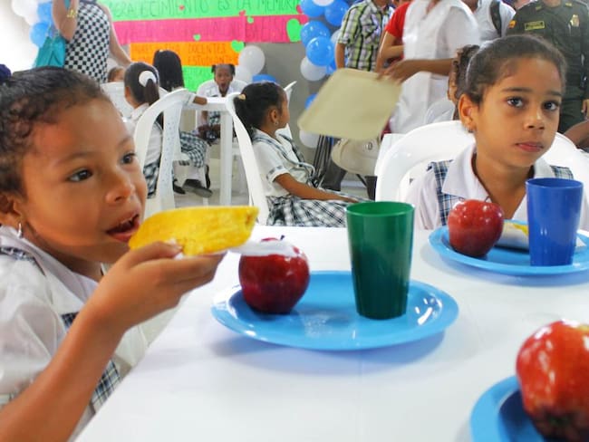 Sancionan cartelización en plan de alimentación escolar de Bogotá