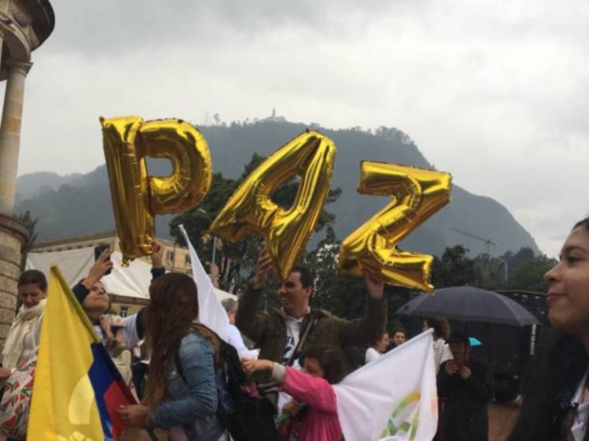 Con marcha en medio de la lluvia cierra campaña de Sí en Bogotá