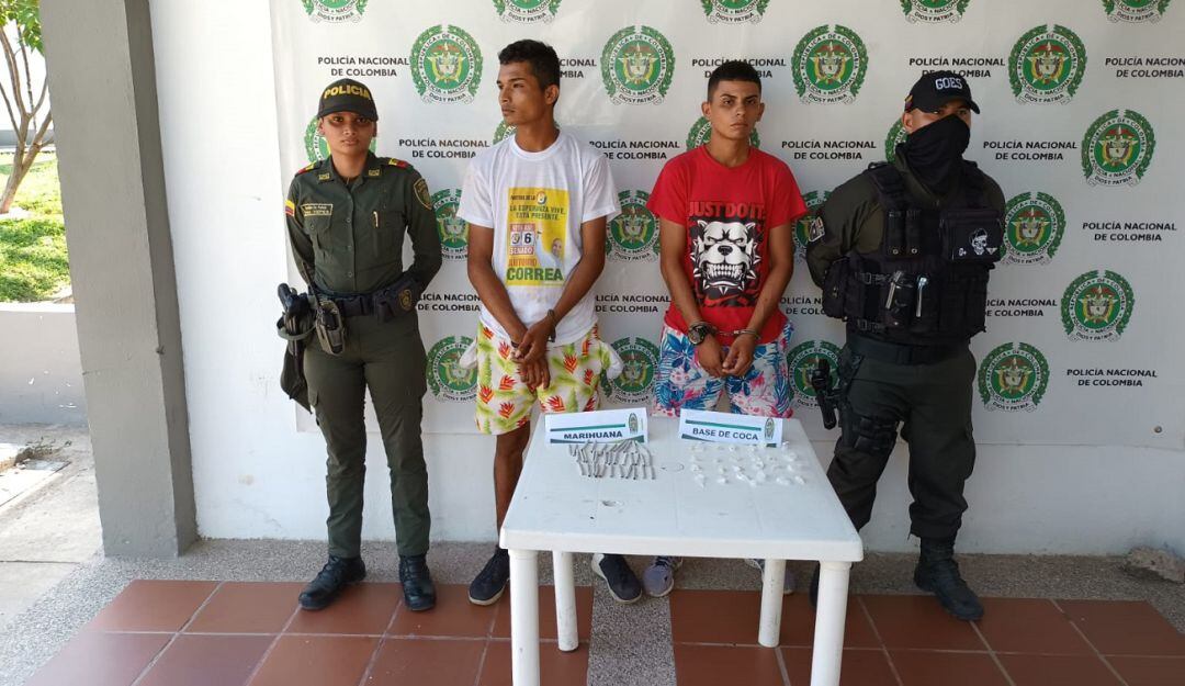 La Policía les dañó el negocio familiar al encontrarles 25 bolsas plásticas con base de coca y 35 cigarrillos de marihuana