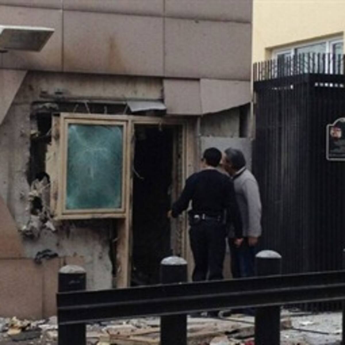 Tres muertos por explosión frente a embajada de Estados Unidos en Ankara