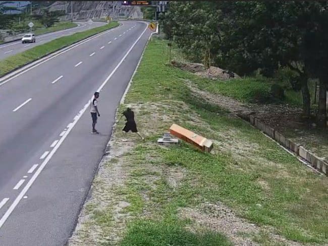 El poste SOS está ubicado en la variante de Ibagué