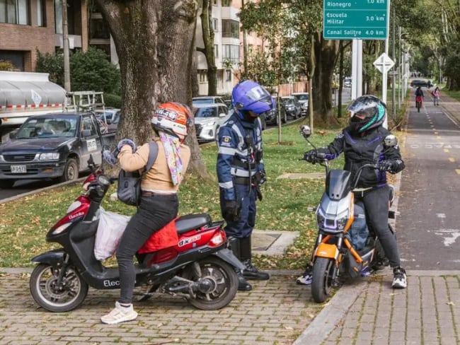 Ciclomotores no pueden transitar en las ciclorrutas. / Foto: Suministrada
