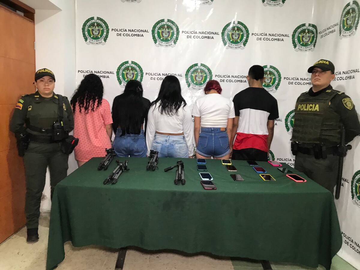 Descubren a menores de edad trabajando en un estudio Web Cam