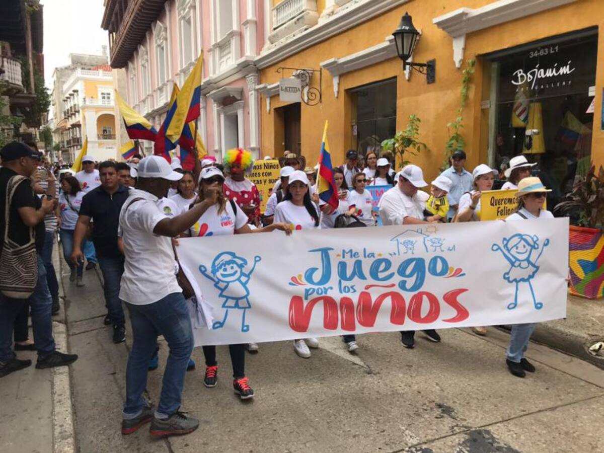 Cartagena se sumó a la movilización "Me la juego por los niños"