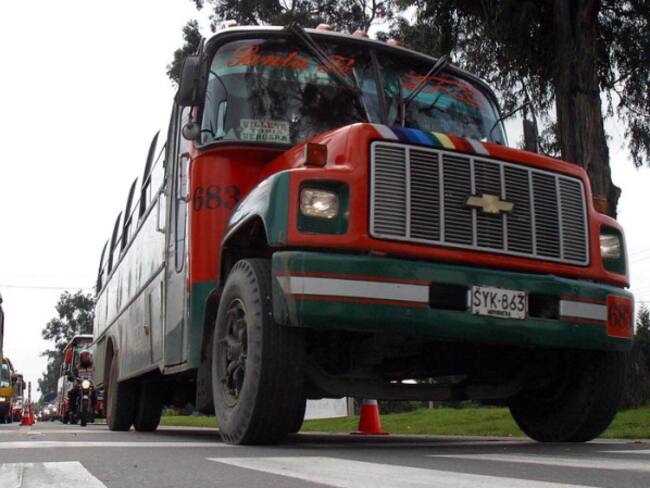Conductores de servicio público deben pagar por poner música: Sayco y Acinpro