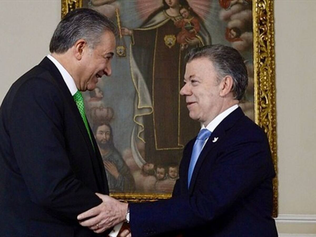 Santos encarga nueva misión al vicepresidente Óscar Naranjo