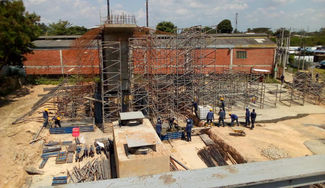 Obra puente de Juanchito en sentido Candelaria Cali