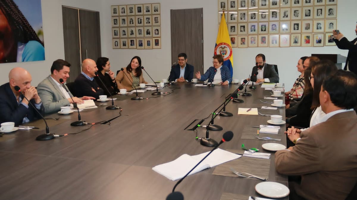 Gobierno contempla medidas para evitar fuerte impacto de la inflación en el salario mínimo
