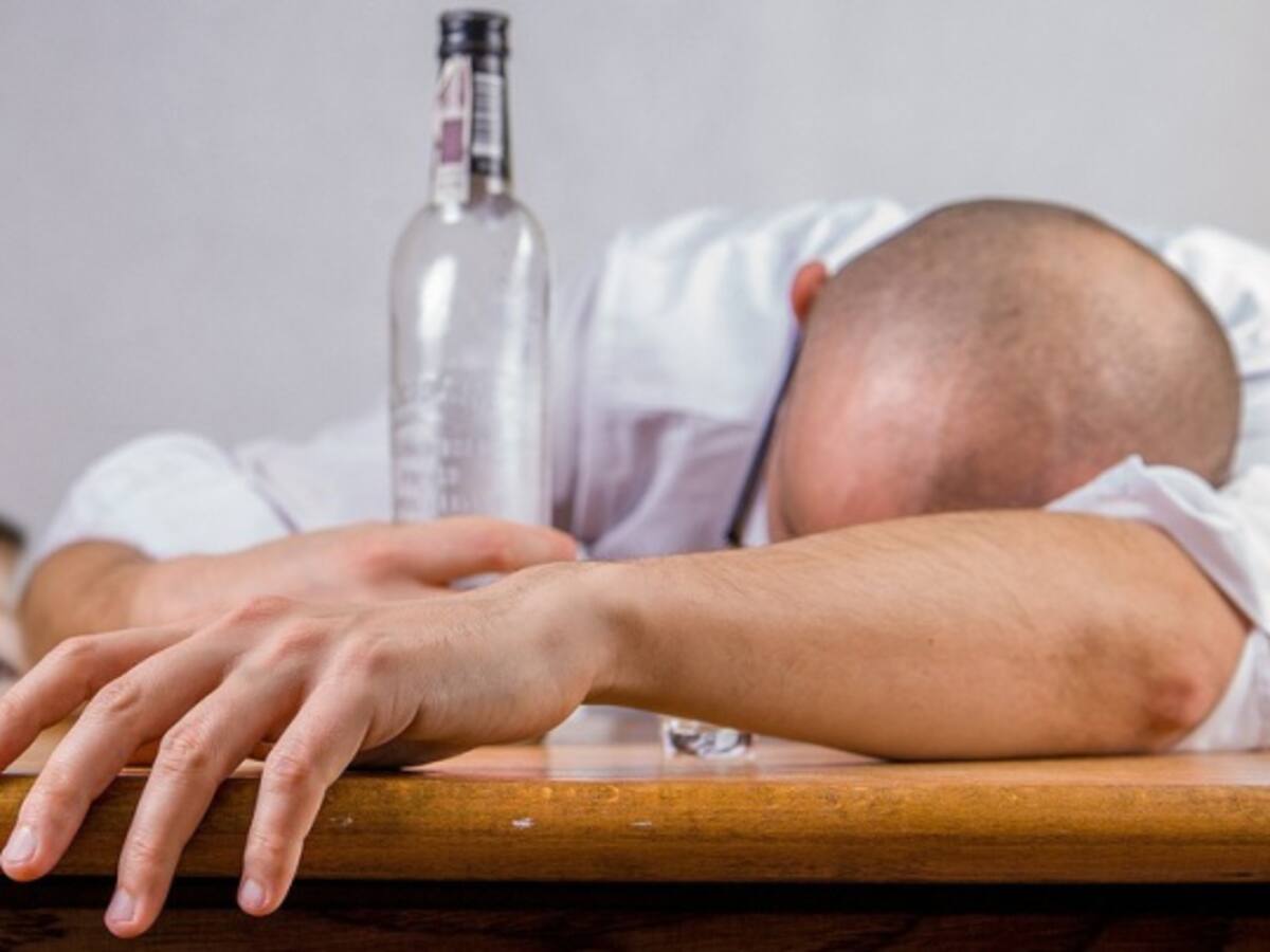 ¿Sabías que el alcohol disuelve familias, pero nunca disuelve problemas?