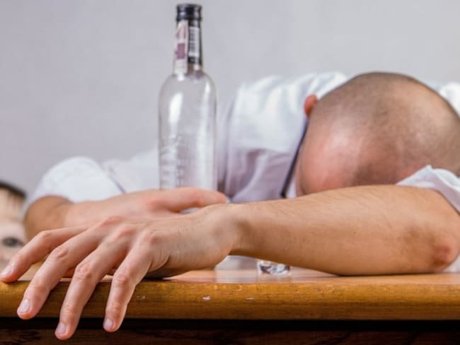¿Sabías que el alcohol disuelve familias, pero nunca disuelve problemas?