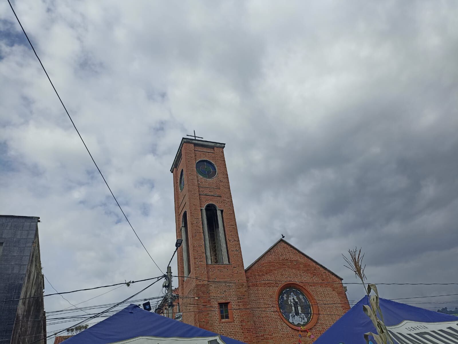 Cielo nublado en corregimiento de Barcelona, Calarcá- Adrián Trejos